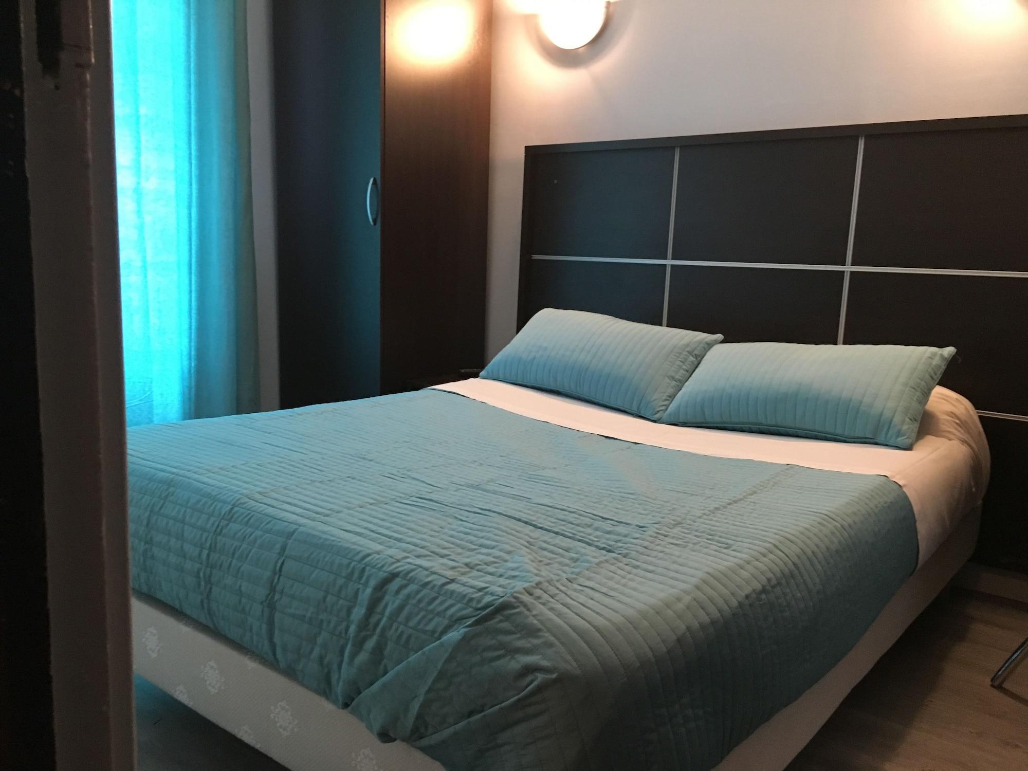 Hotel Du Globe 18 Párizs Kültér fotó