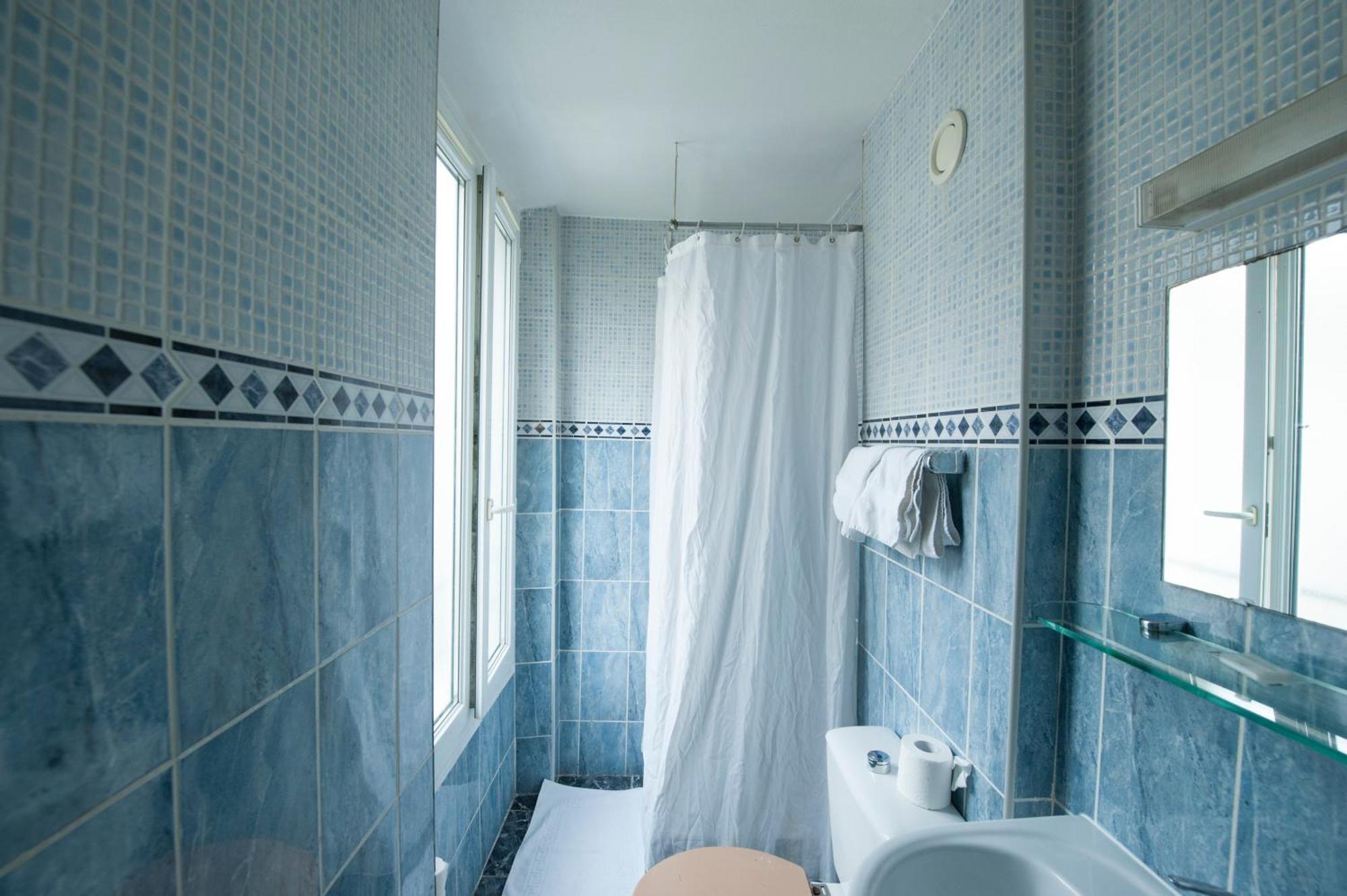 Hotel Du Globe 18 Párizs Szoba fotó