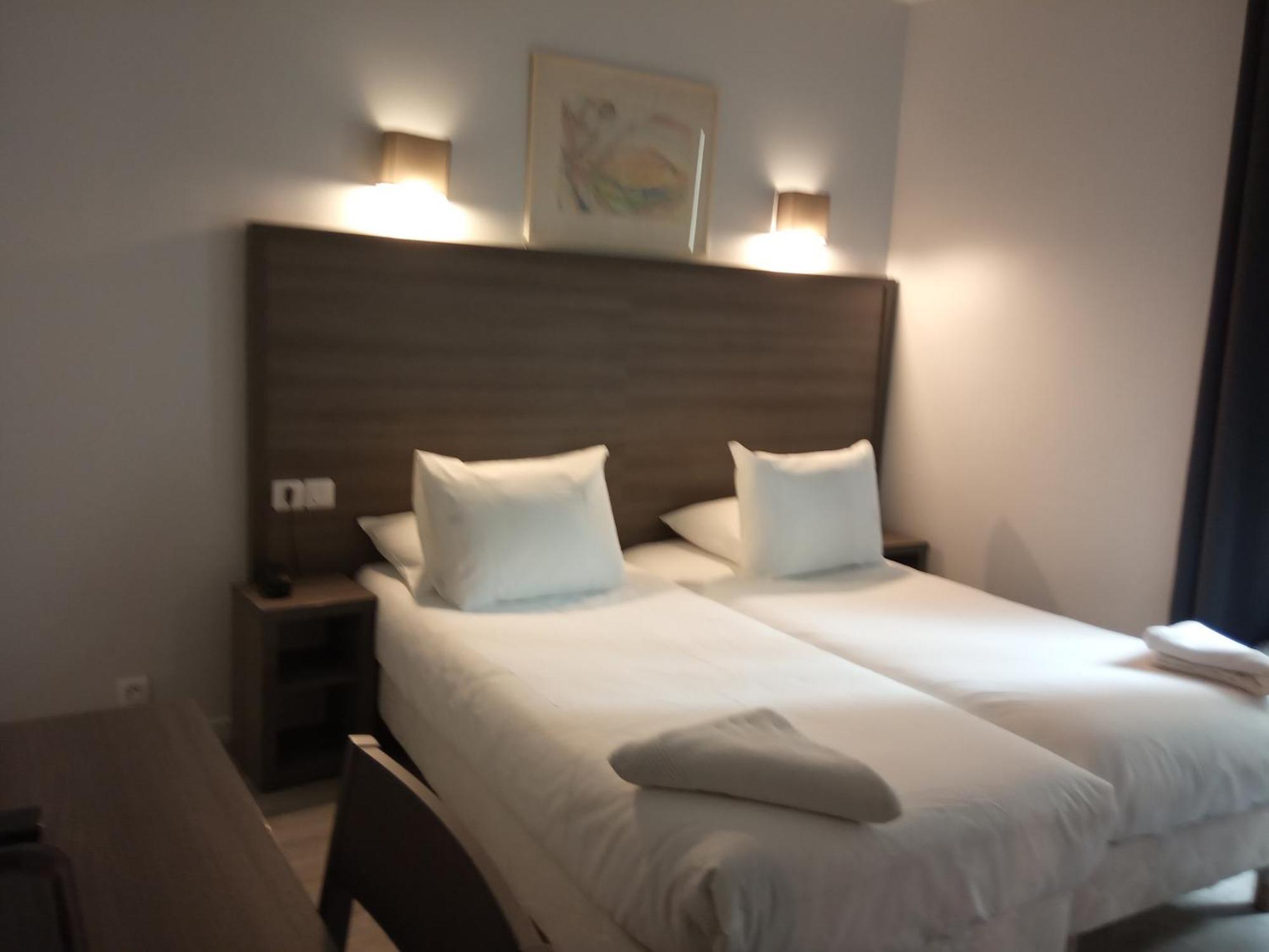 Hotel Du Globe 18 Párizs Szoba fotó