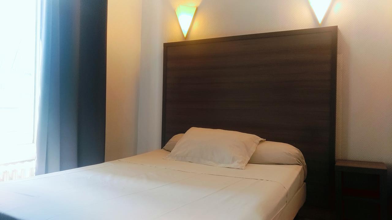 Hotel Du Globe 18 Párizs Kültér fotó
