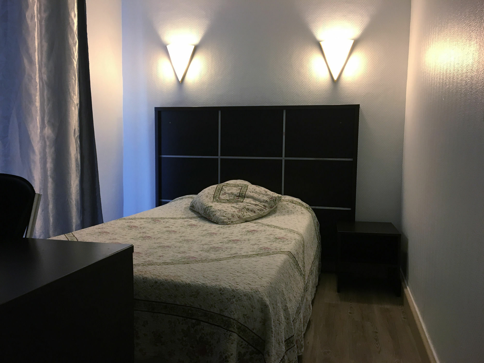 Hotel Du Globe 18 Párizs Kültér fotó